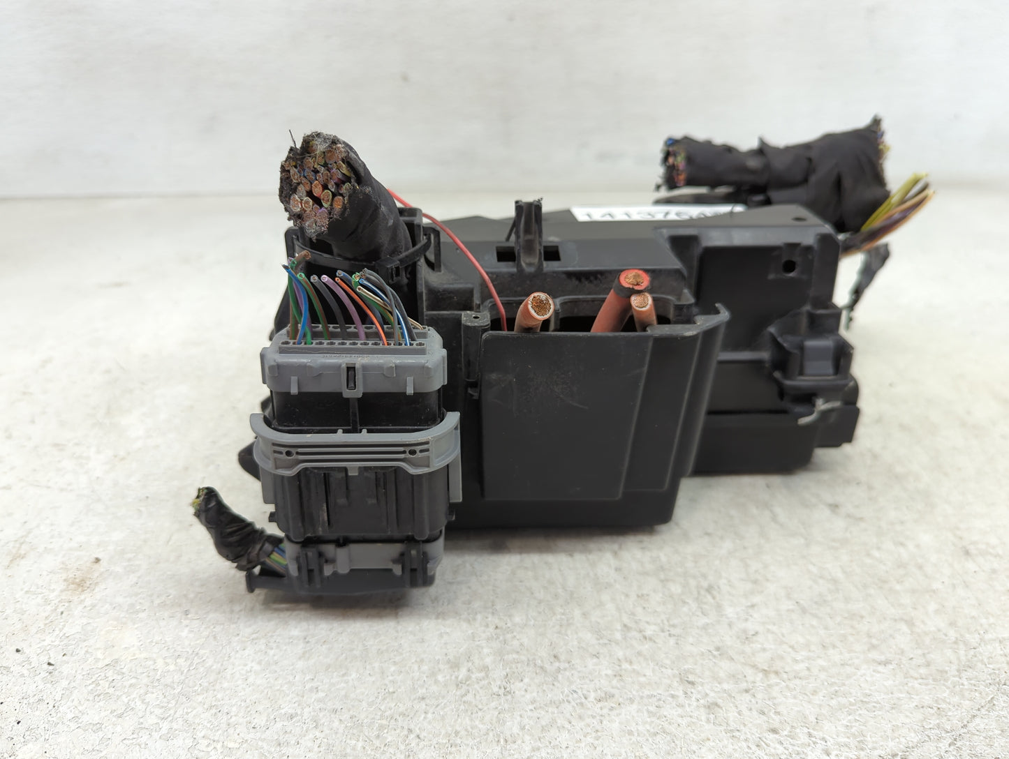 2018-2019 Ford Mustang Fusebox Fuse Box Panel Relay Module Fits Fits 2018 2019 OEM Used Auto Parts - Oemusedautoparts1.com