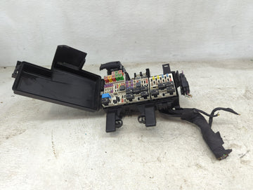 2018-2019 Ford Mustang Fusebox Fuse Box Panel Relay Module P/N:GUST-14B192-GA Fits Fits 2018 2019 OEM Used Auto Parts