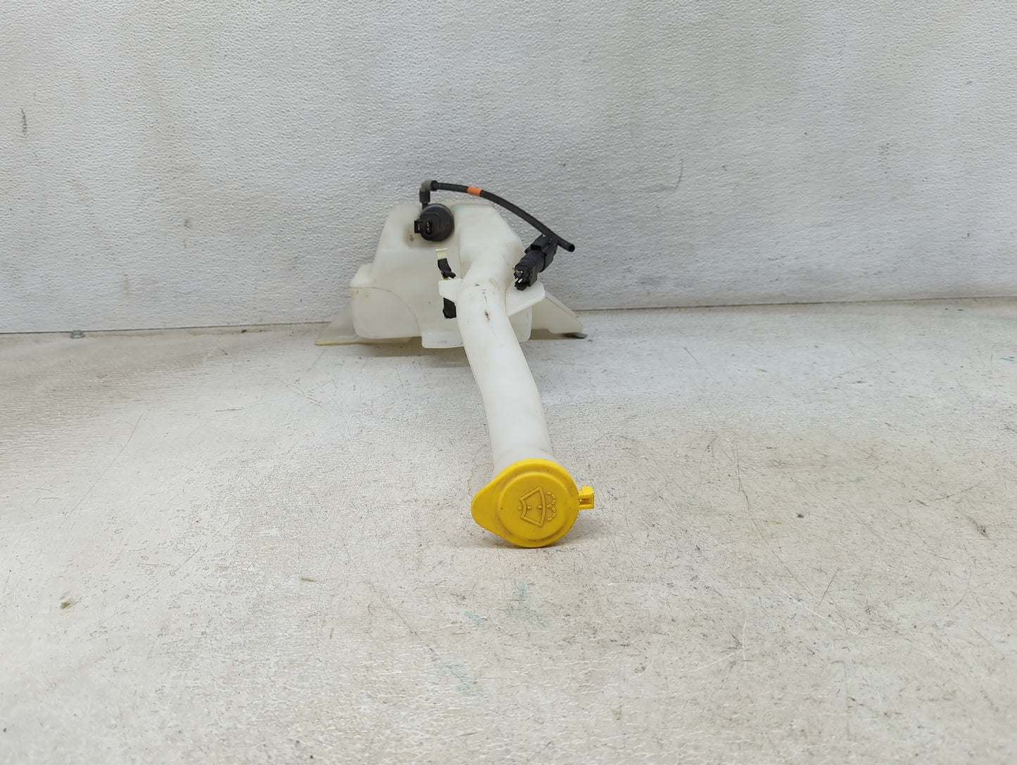 2016-2020 Ford Mustang Windshield Washer Fluid Reservoir Bottle Oem - Oemusedautoparts1.com