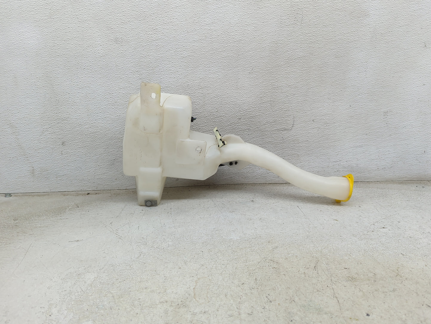2016-2020 Ford Mustang Windshield Washer Fluid Reservoir Bottle Oem - Oemusedautoparts1.com