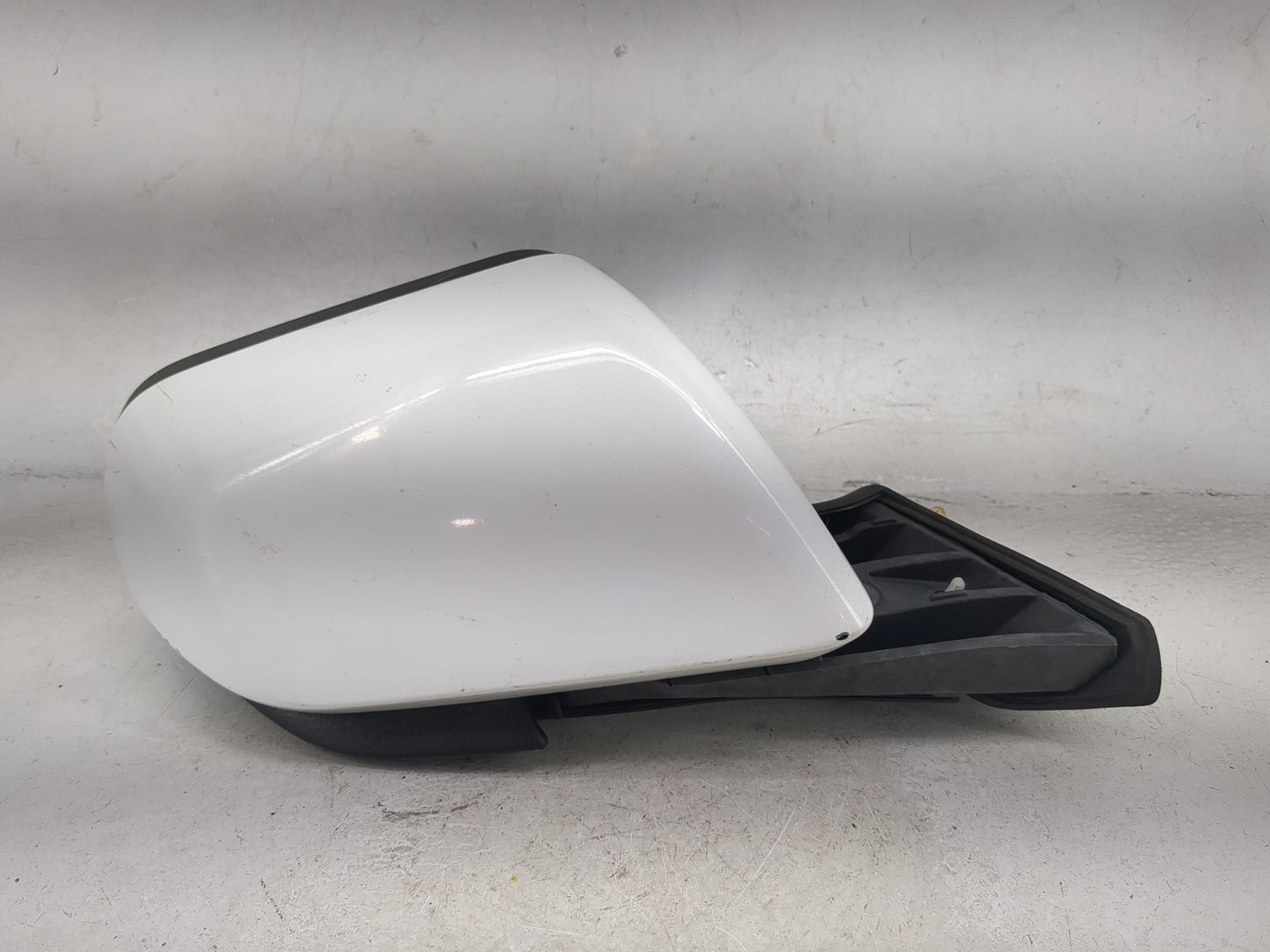 2015-2020 Ford Mustang Passenger Side View Mirror - Right Door Mirror OEM Used - Oemusedautoparts1.com