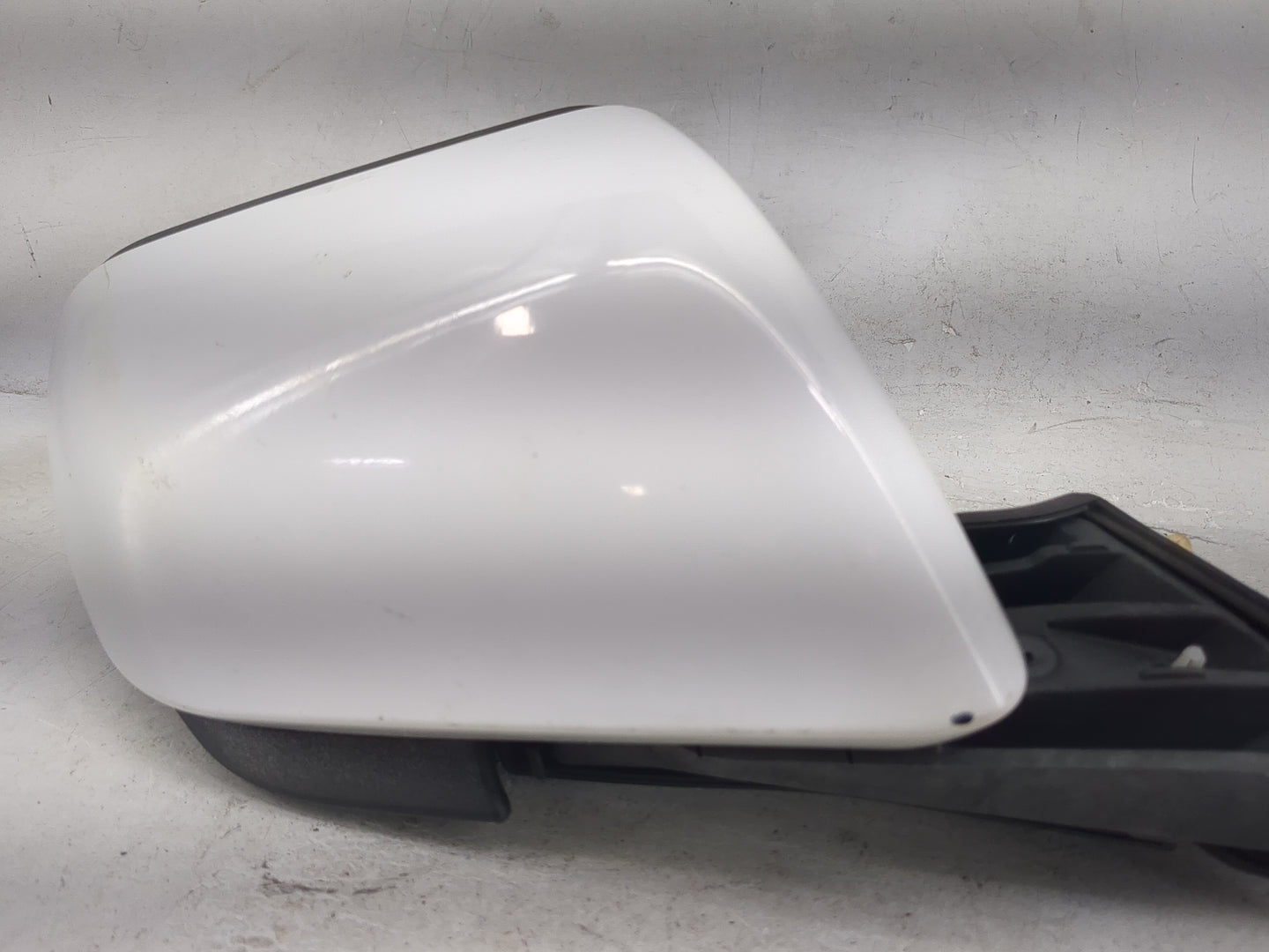 2015-2020 Ford Mustang Passenger Side View Mirror - Right Door Mirror OEM Used - Oemusedautoparts1.com