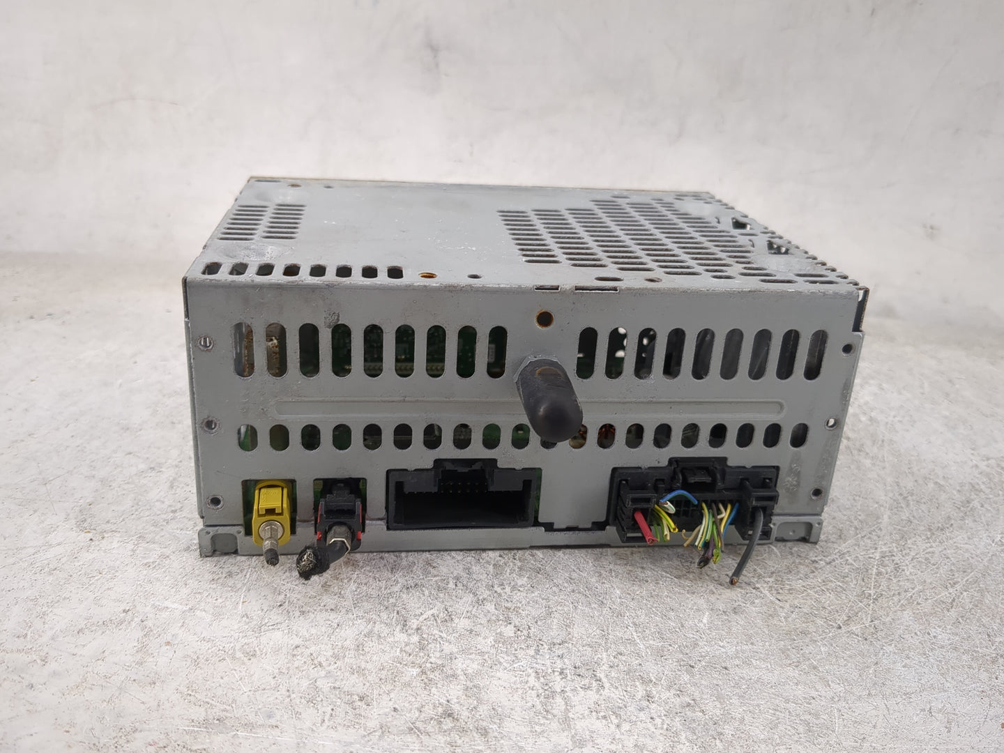 2019 Ford Mustang Radio AM FM Cd Player Receiver Replacement P/N:RU-751S-C KR3T-18D832-ED, S6YK3 Fits OEM Used Auto Parts - 