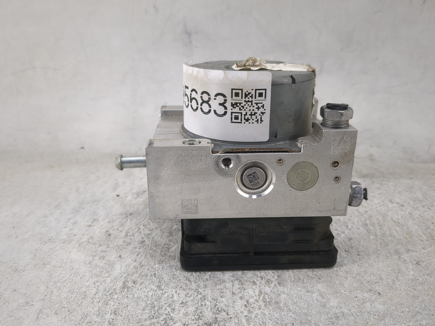 2019-2022 Ford Mustang ABS Pump Control Module Replacement P/N:KR3C-2B373-AB 25.0220-1092.4 Fits Fits 2019 2020 2021 2022 OE