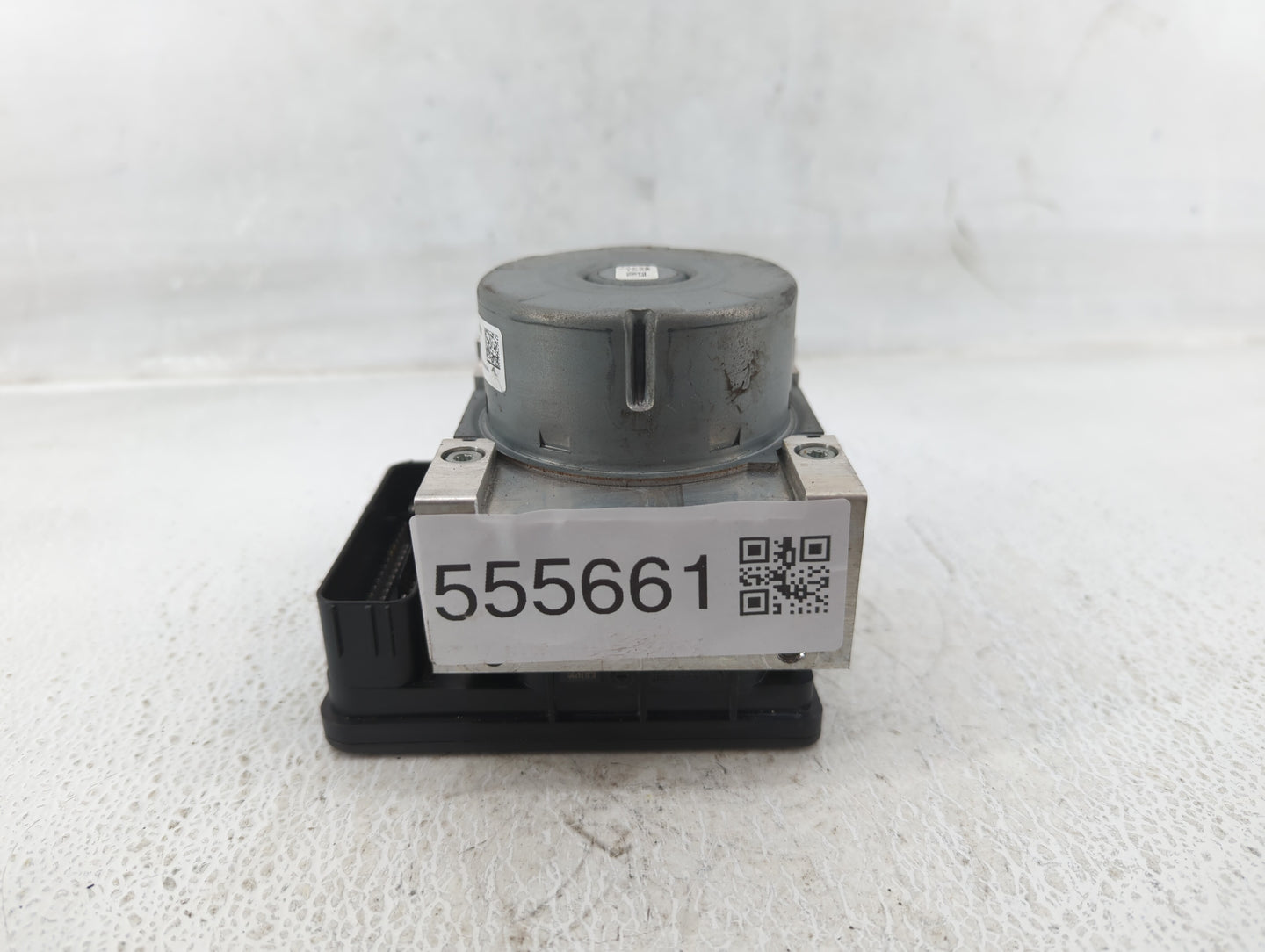 2019-2022 Ford Mustang ABS Pump Control Module Replacement P/N:KR3C-2B373-AB KR3C-2C219-AB Fits Fits 2019 2020 2021 2022 OEM