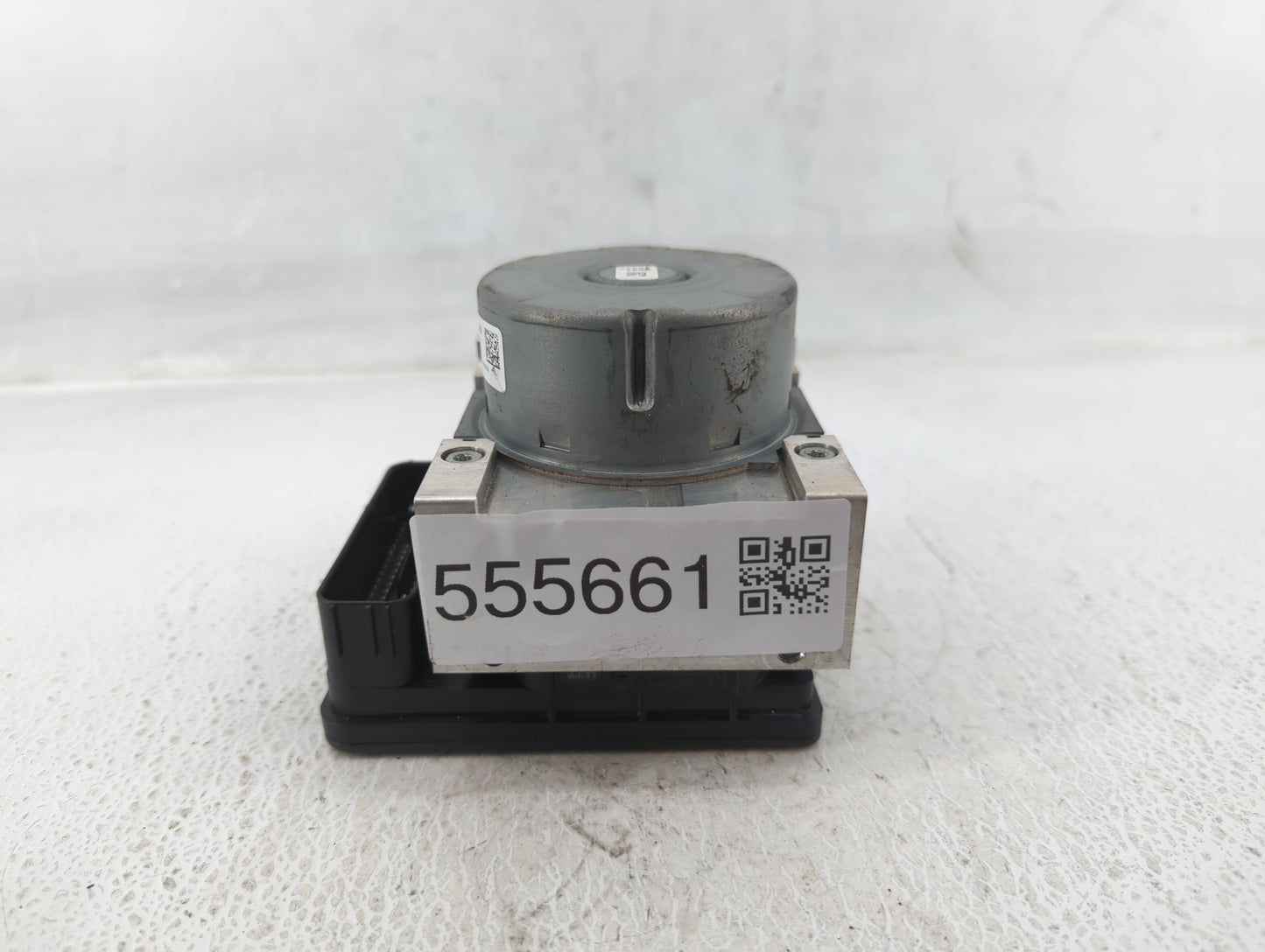 2019-2022 Ford Mustang ABS Pump Control Module Replacement P/N:KR3C-2B373-AB KR3C-2C219-AB Fits Fits 2019 2020 2021 2022 OEM