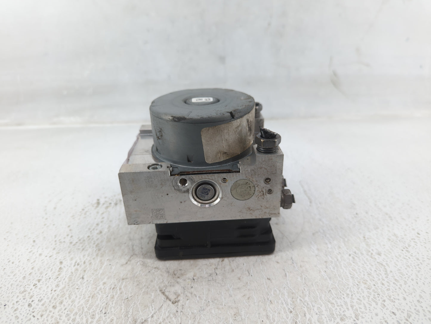 2019-2022 Ford Mustang ABS Pump Control Module Replacement P/N:KR3C-2B373-AB KR3C-2C219-AB Fits Fits 2019 2020 2021 2022 OEM