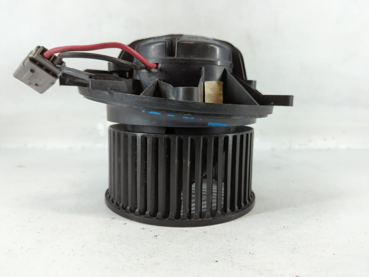 2015-2022 Ford Mustang Heater AC Blower Motor P/N:T953271 Fits Fits 2015 2016 2017 2018 2019 2020 2021 2022 OEM Used Auto Pa