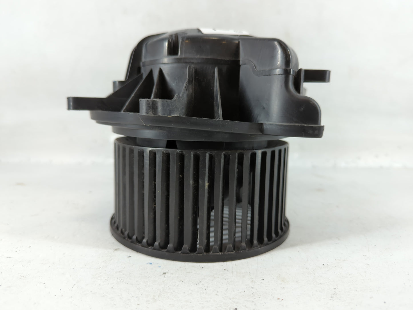 2015-2022 Ford Mustang Heater AC Blower Motor P/N:T953271 Fits Fits 2015 2016 2017 2018 2019 2020 2021 2022 OEM Used Auto Pa