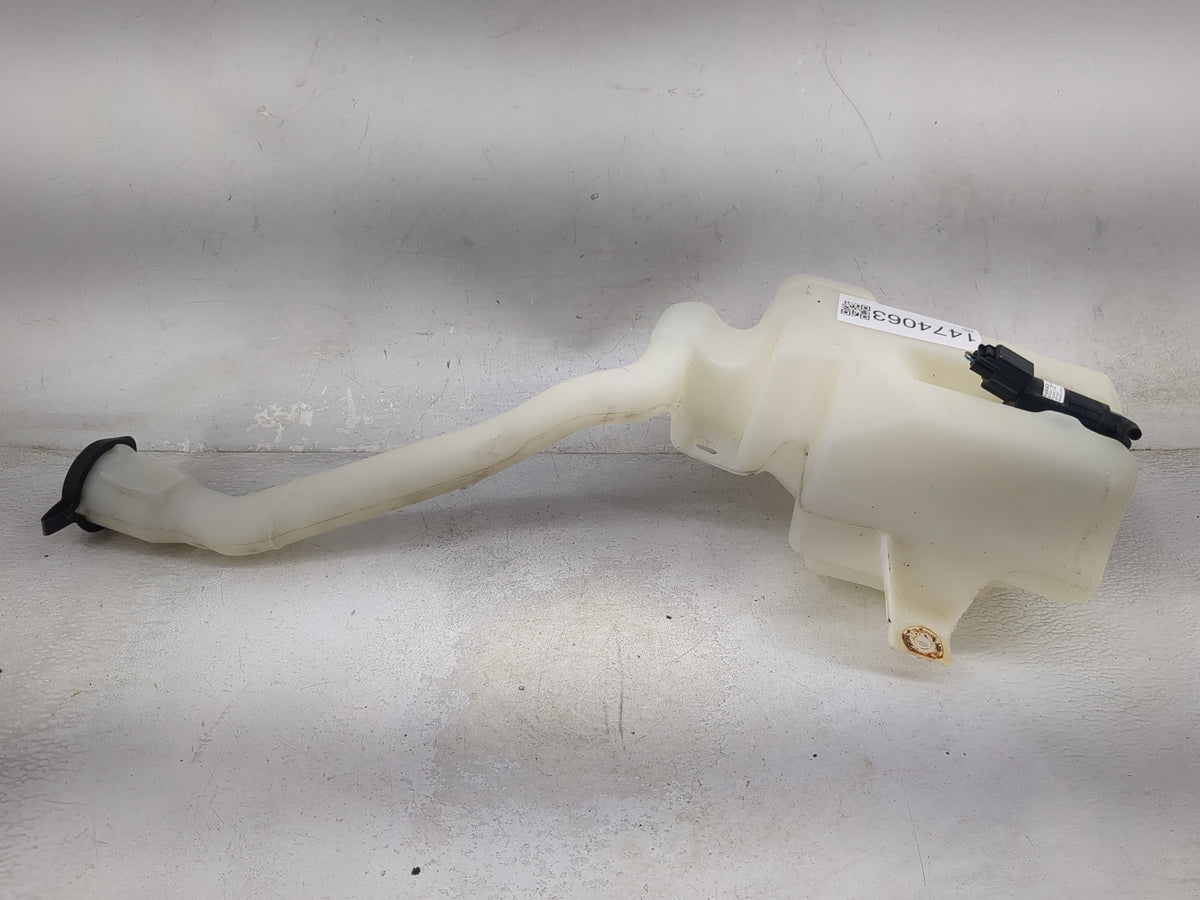 2013-2019 Ford Taurus Windshield Washer Fluid Reservoir Bottle Oem 1474063 - Oemusedautoparts1.com