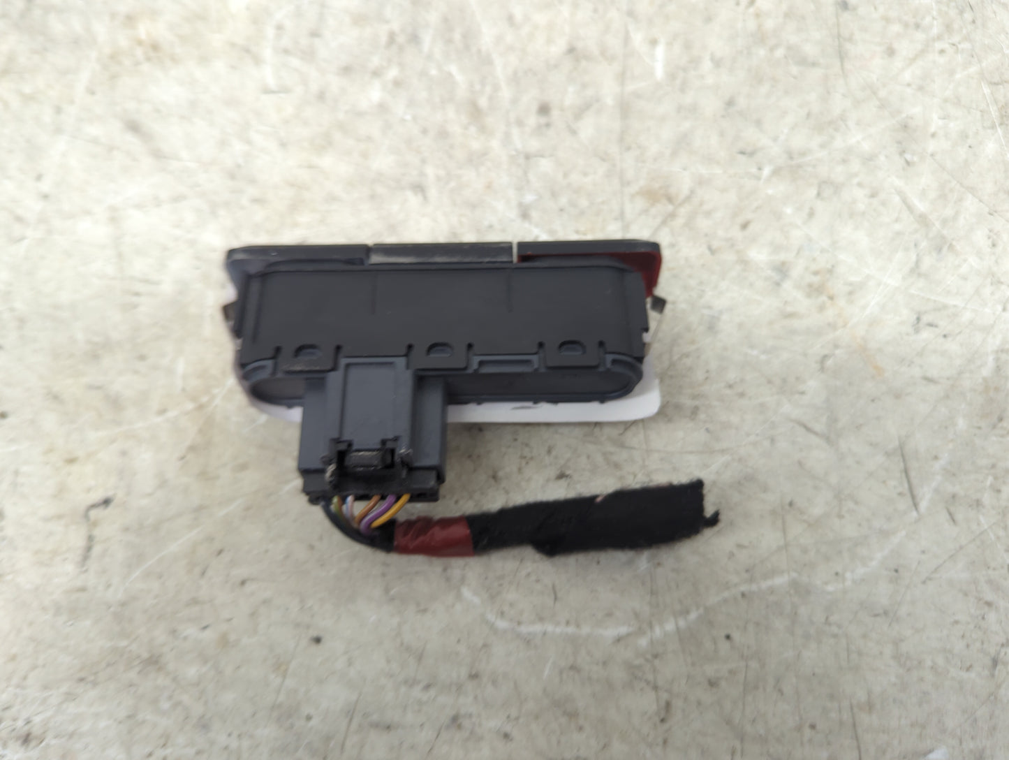 2019 Ford Taurus Hazard Switch - Oemusedautoparts1.com