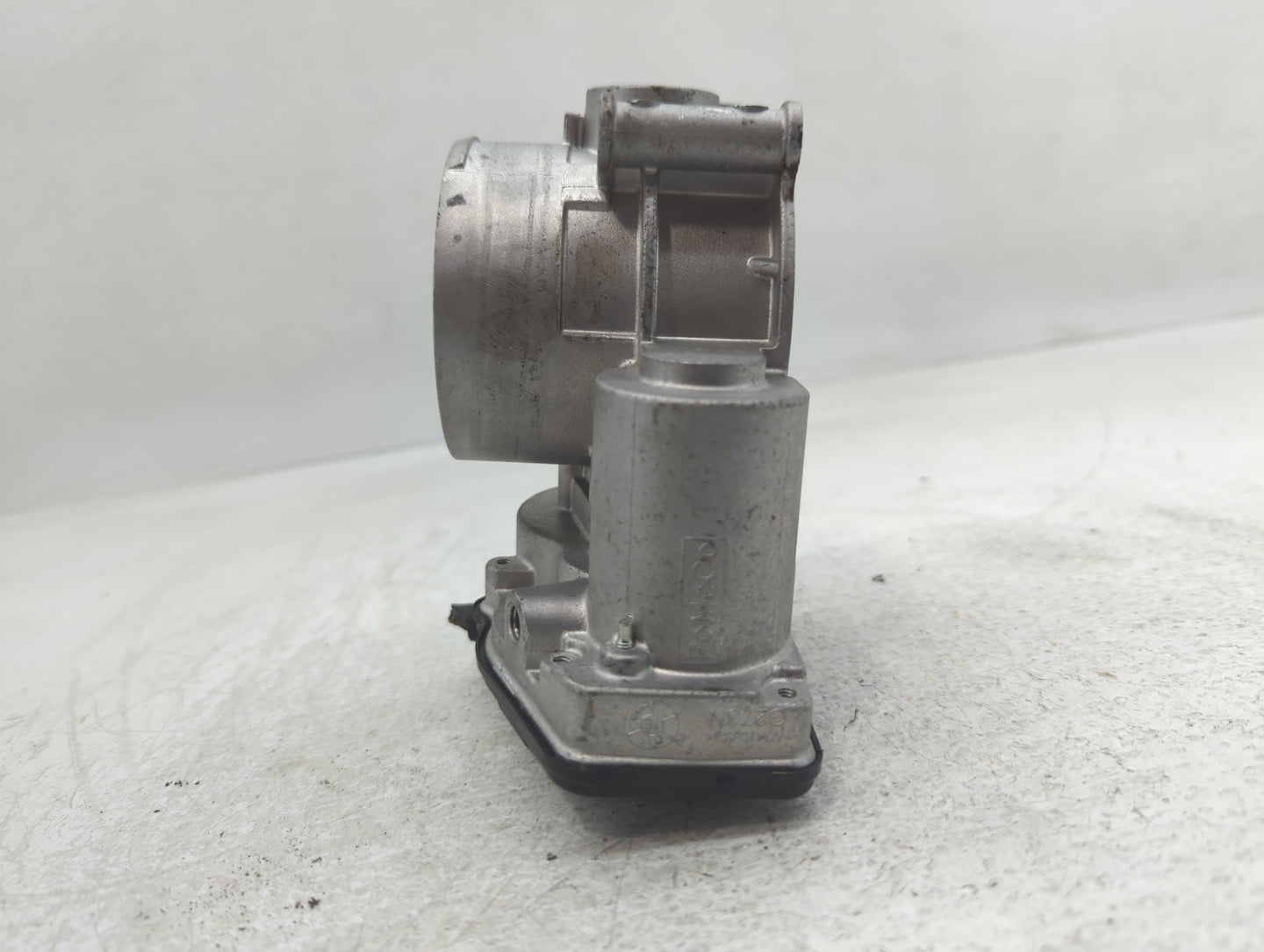 2013-2019 Ford Taurus Throttle Body P/N:AT4E-9F991-EL Fits Fits 2011 2012 2013 2014 2015 2016 2017 2018 2019 OEM Used Auto P