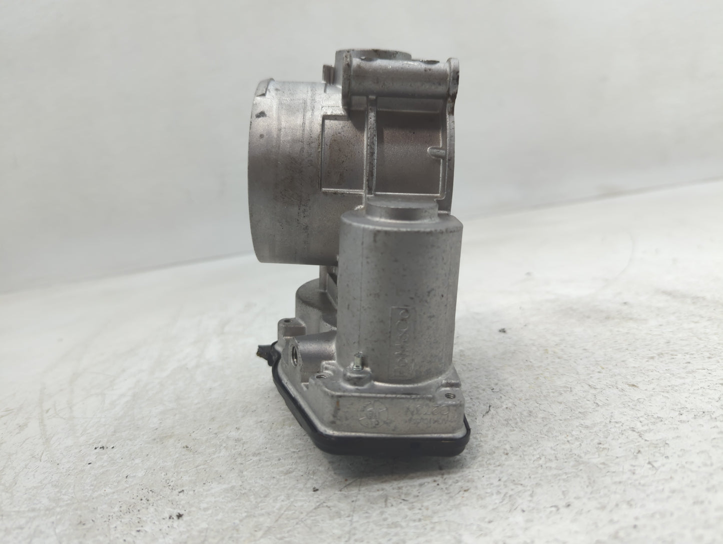 2013-2019 Ford Taurus Throttle Body P/N:AT4E-9F991-EL Fits Fits 2011 2012 2013 2014 2015 2016 2017 2018 2019 OEM Used Auto P
