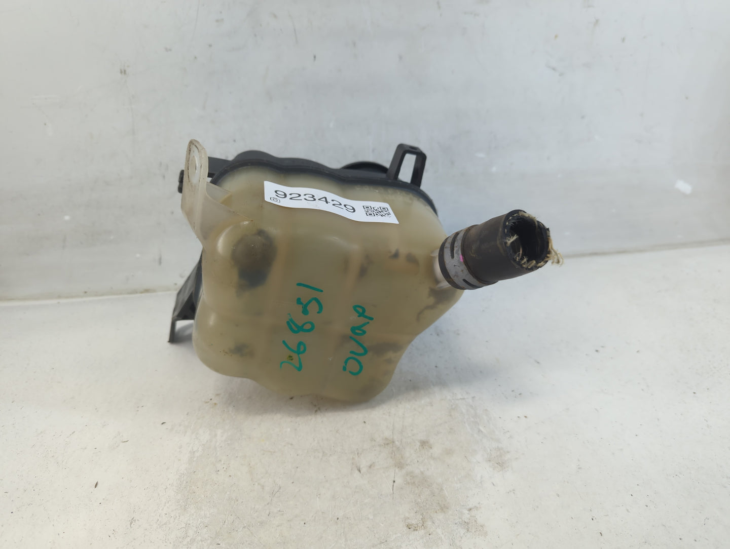 2012-2019 Ford Taurus Radiator Coolant Overflow Expansion Tank Bottle - Oemusedautoparts1.com
