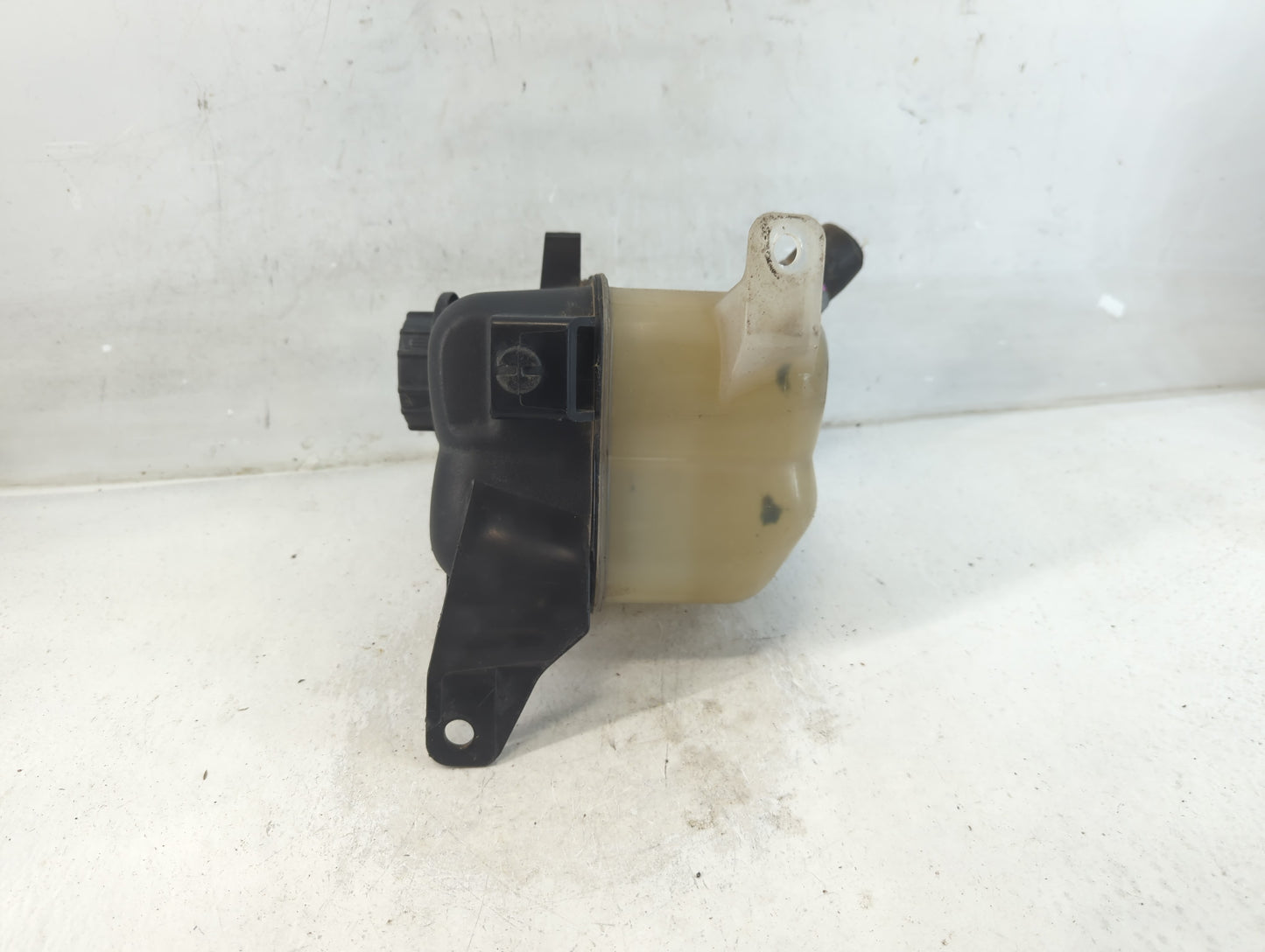 2012-2019 Ford Taurus Radiator Coolant Overflow Expansion Tank Bottle - Oemusedautoparts1.com
