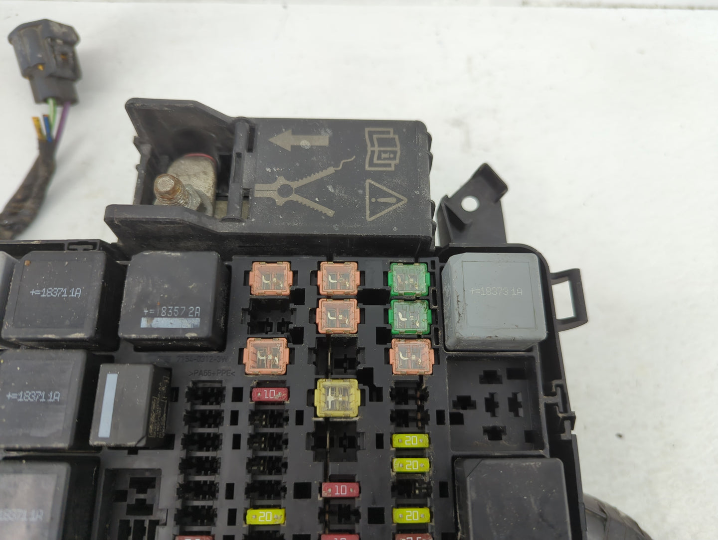 2017-2019 Ford Transit-250 Fusebox Fuse Box Panel Relay Module P/N:BK2T-14A175-AA Fits Fits 2017 2018 2019 OEM Used Auto Par