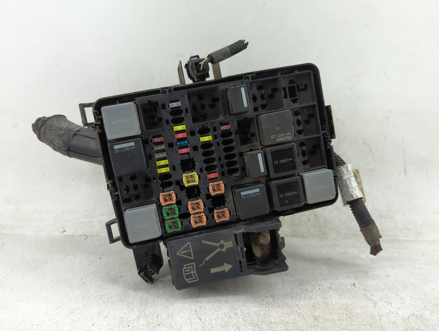 2017-2019 Ford Transit-250 Fusebox Fuse Box Panel Relay Module P/N:BK2T-14A175-AA Fits Fits 2017 2018 2019 OEM Used Auto Par