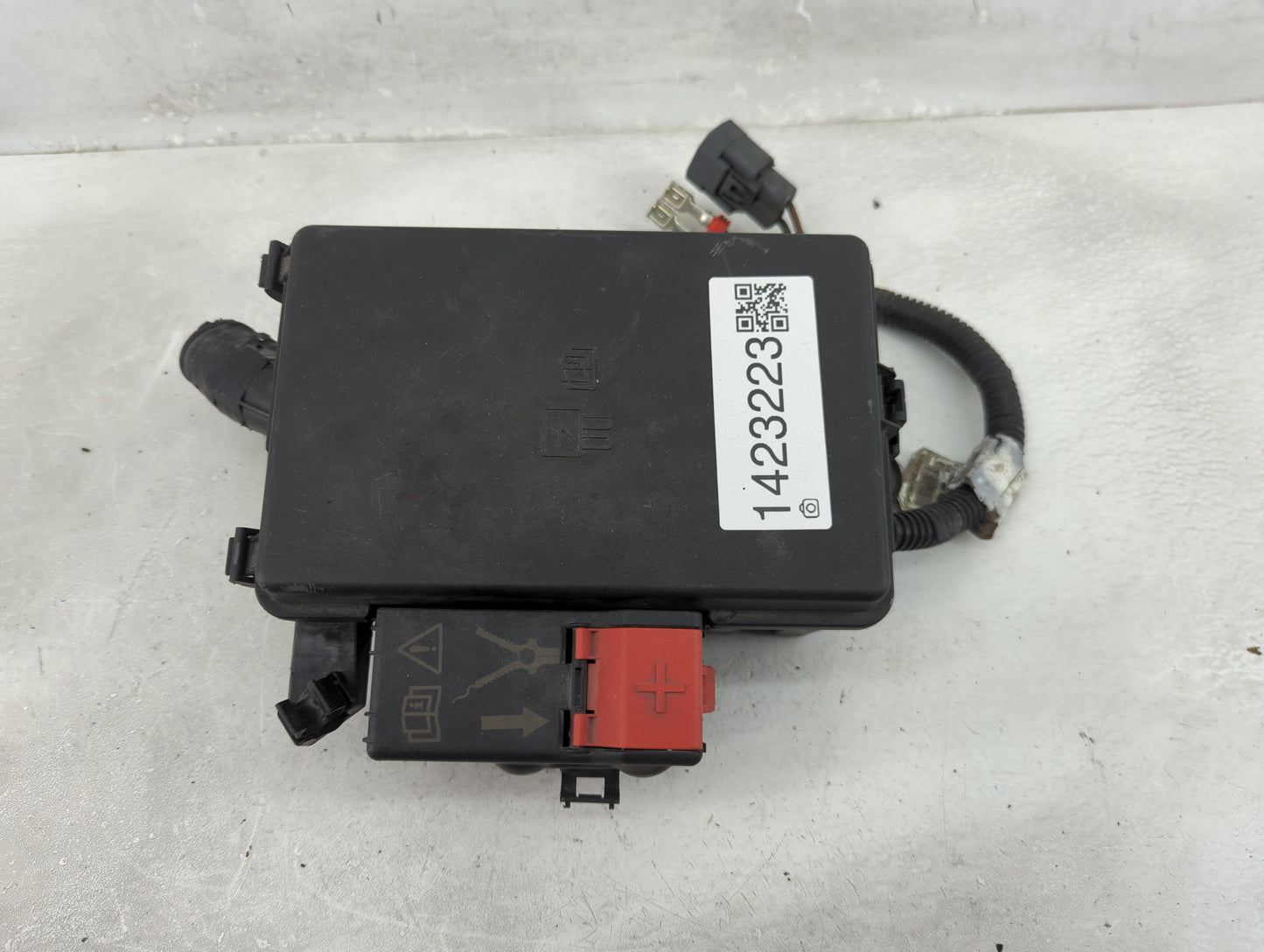 2017-2019 Ford Transit-350 Fusebox Fuse Box Panel Relay Module P/N:7171-3371-30 Fits Fits 2017 2018 2019 OEM Used Auto Parts