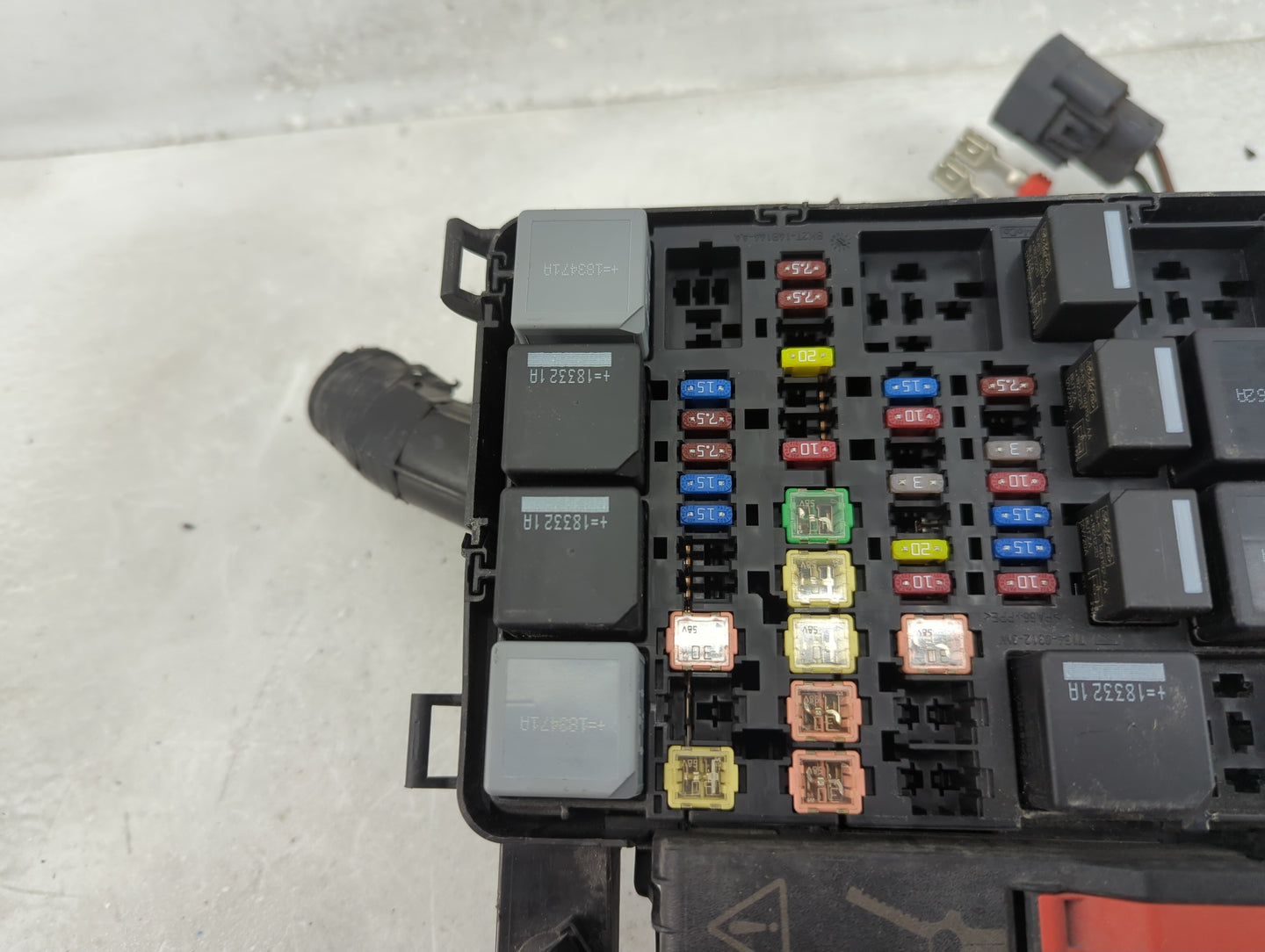 2017-2019 Ford Transit-350 Fusebox Fuse Box Panel Relay Module P/N:7171-3371-30 Fits Fits 2017 2018 2019 OEM Used Auto Parts