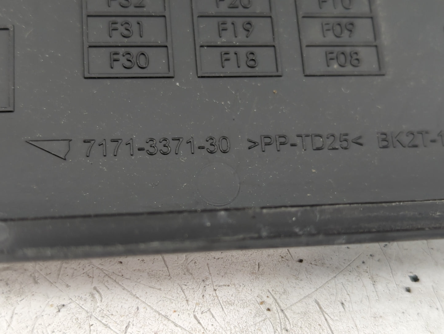 2017-2019 Ford Transit-350 Fusebox Fuse Box Panel Relay Module P/N:7171-3371-30 Fits Fits 2017 2018 2019 OEM Used Auto Parts