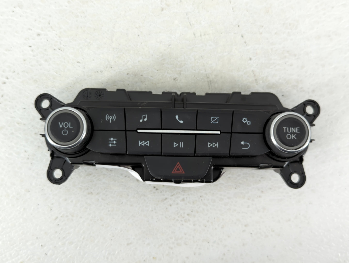 Ford Transit Radio Control Panel - Oemusedautoparts1.com