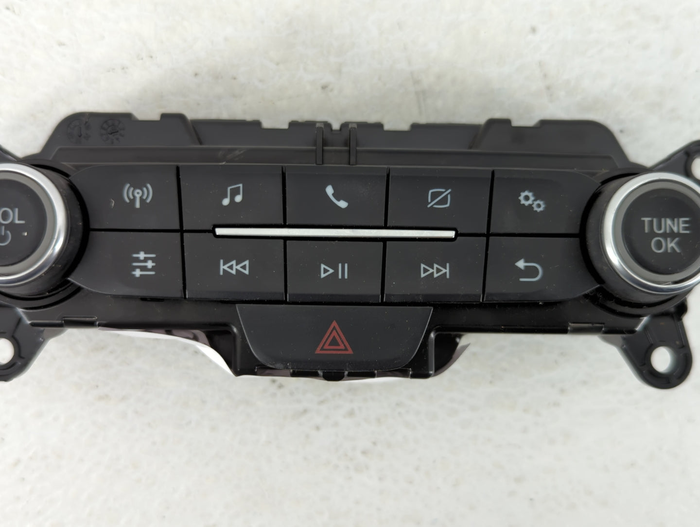 Ford Transit Radio Control Panel - Oemusedautoparts1.com