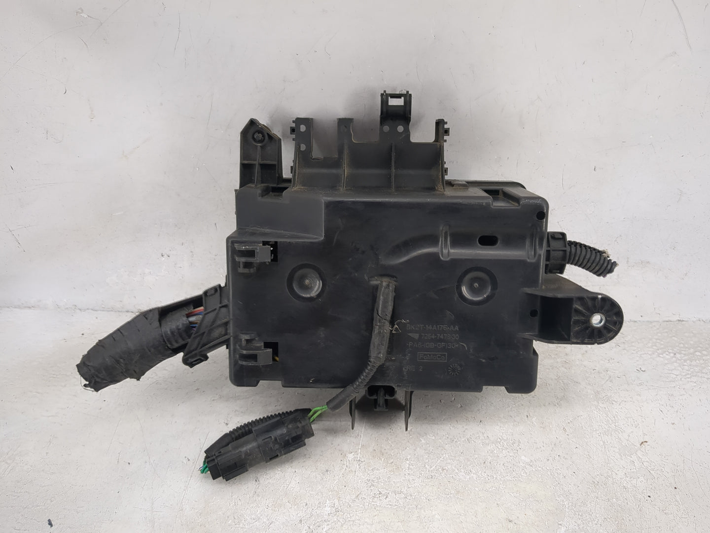 2019 Ford Transit 150 Fusebox Fuse Box Panel Relay Module P/N:BK2T-14A075-AB BK2T-M4175-AA, 7254-747930 Fits Fits 2017 2018 