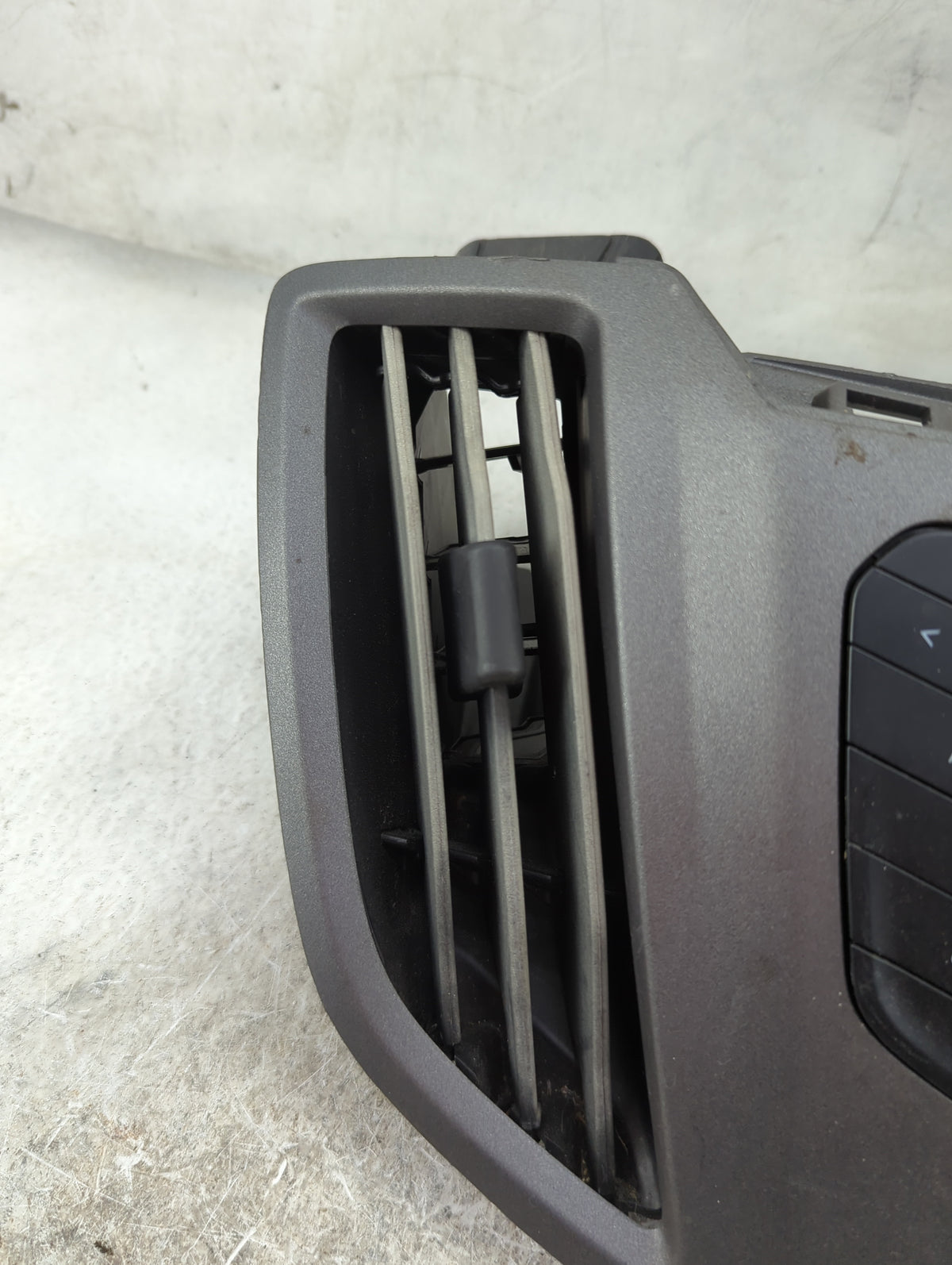2019 Ford Transit 150 Radio AM FM Cd Player Receiver Replacement P/N:BK31-V018B09 BCW Fits 2016 2017 2018 OEM Used Auto Part