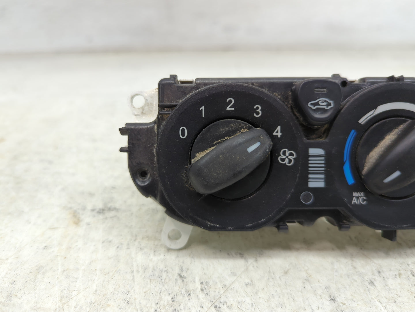 2019 Ford Transit 250 Climate Control Module Temperature AC/Heater Replacement P/N:M5T 18549 M5T 19980 Fits OEM Used Auto Pa