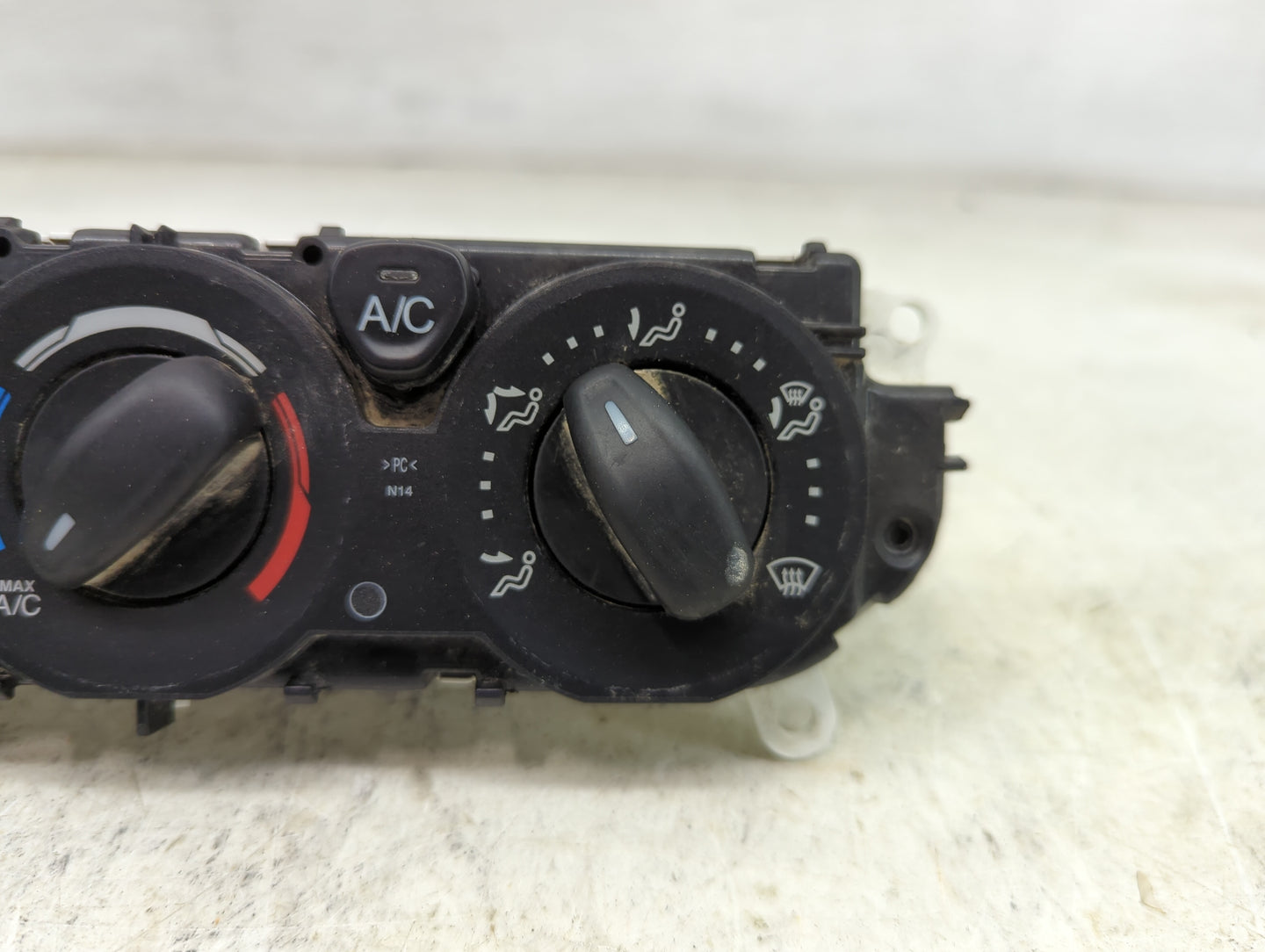 2019 Ford Transit 250 Climate Control Module Temperature AC/Heater Replacement P/N:M5T 18549 M5T 19980 Fits OEM Used Auto Pa