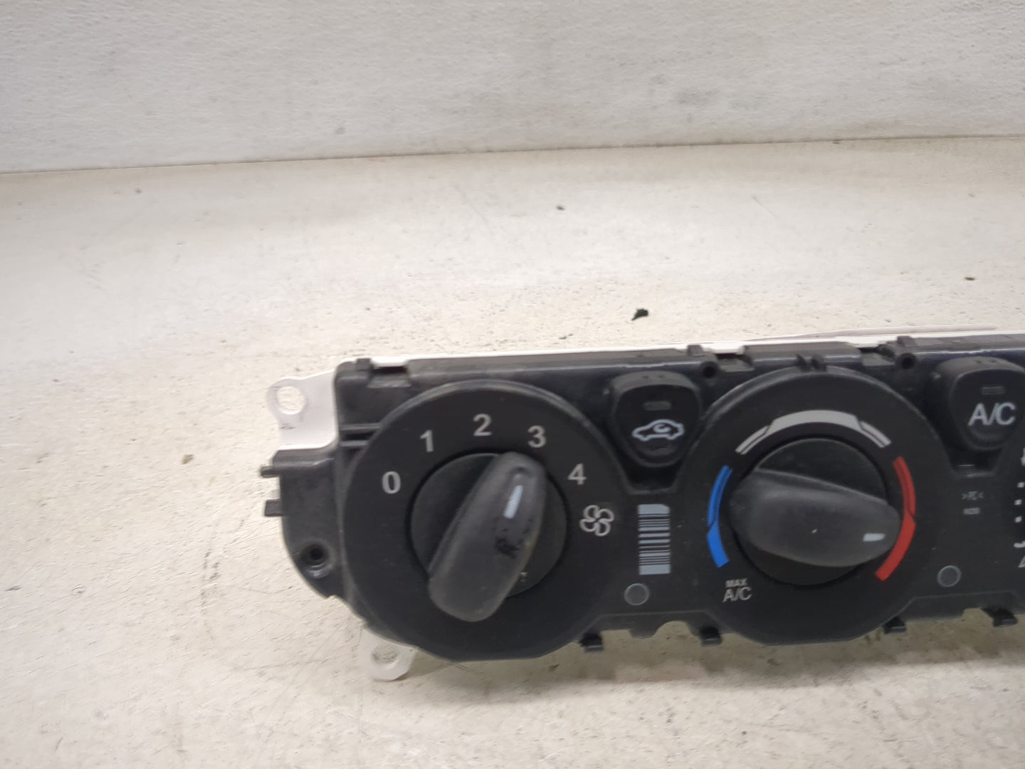 2019 Ford Transit 250 Climate Control Module Temperature AC/Heater Replacement Fits Fits 2015 2016 2017 2018 OEM Used Auto P