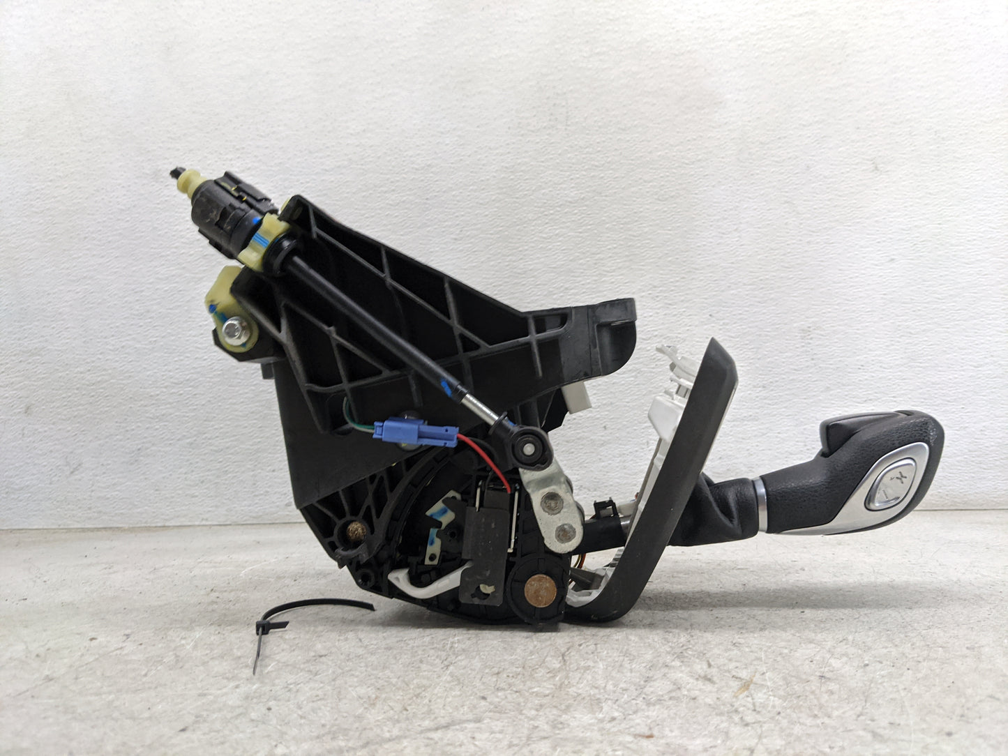 2019 Ford Transit 250 Floor Console Assembly Shifter - Oemusedautoparts1.com