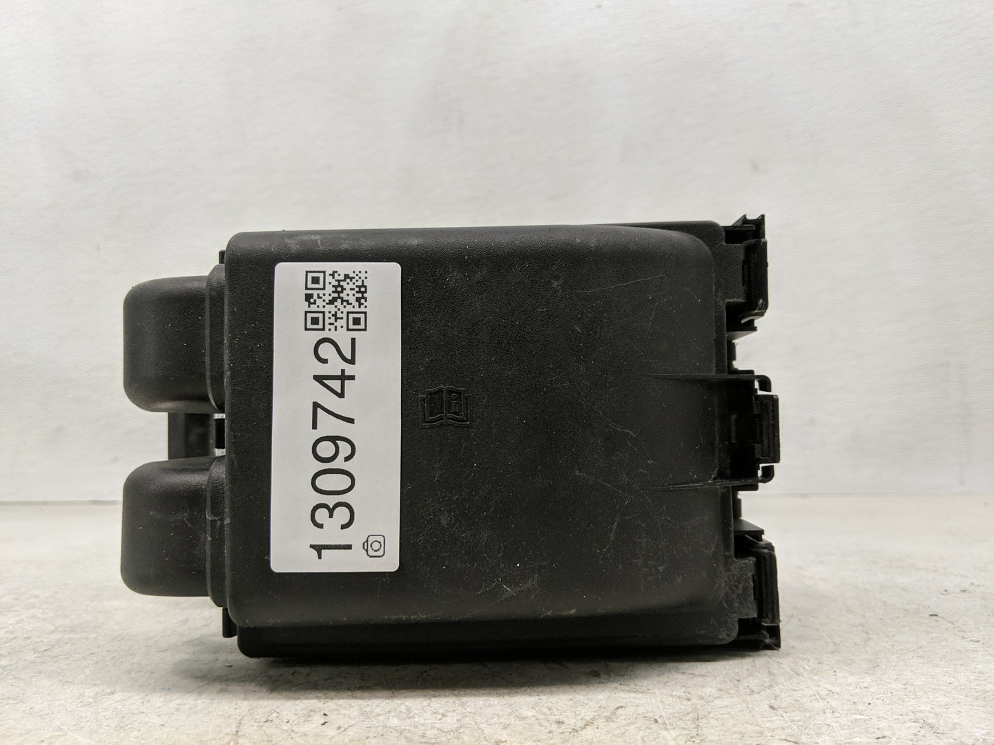 2019-2021 Ford Transit Connect Fusebox Fuse Box Panel Relay Module P/N:KT1T-14A094-AC Fits Fits 2019 2020 2021 OEM Used Auto