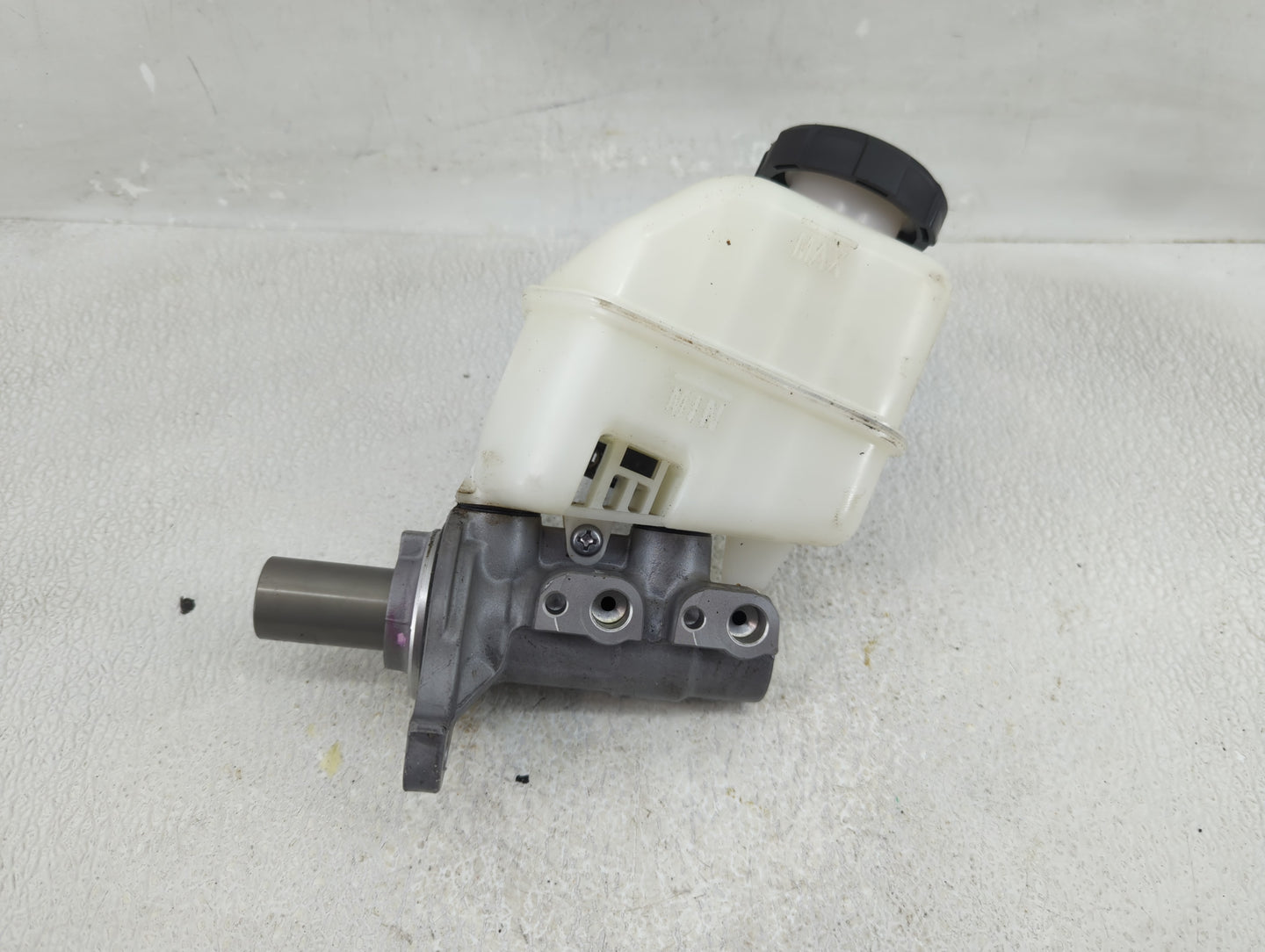 2019-2021 Genesis G70 Brake Master Cylinder - Oemusedautoparts1.com