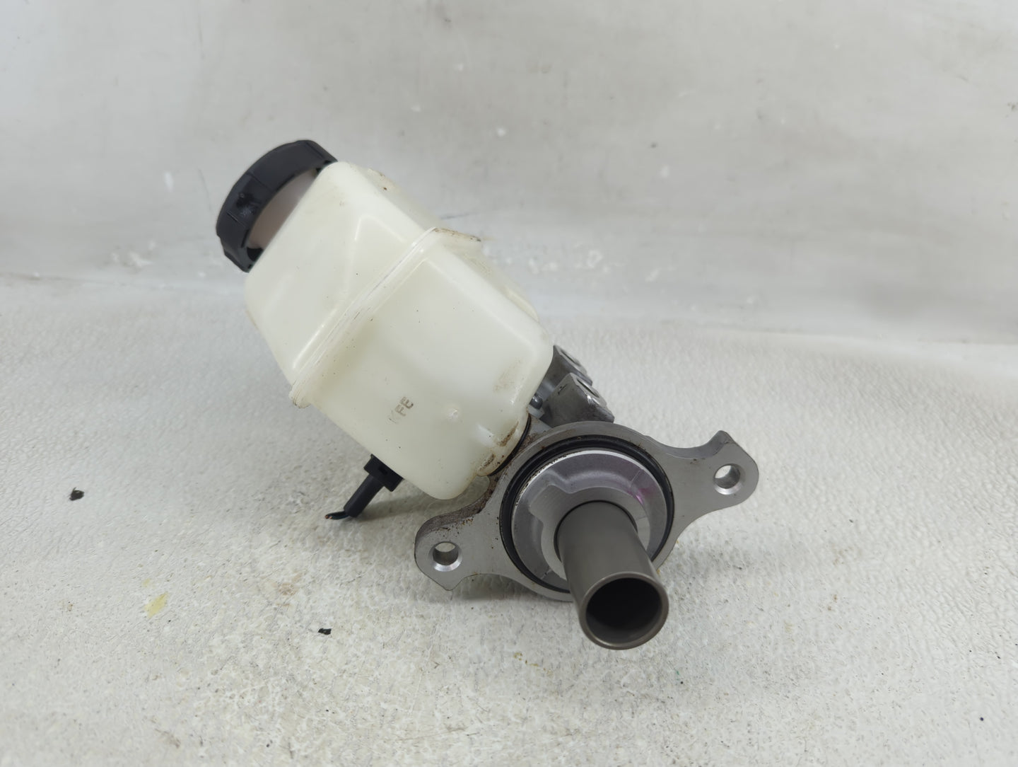 2019-2021 Genesis G70 Brake Master Cylinder - Oemusedautoparts1.com
