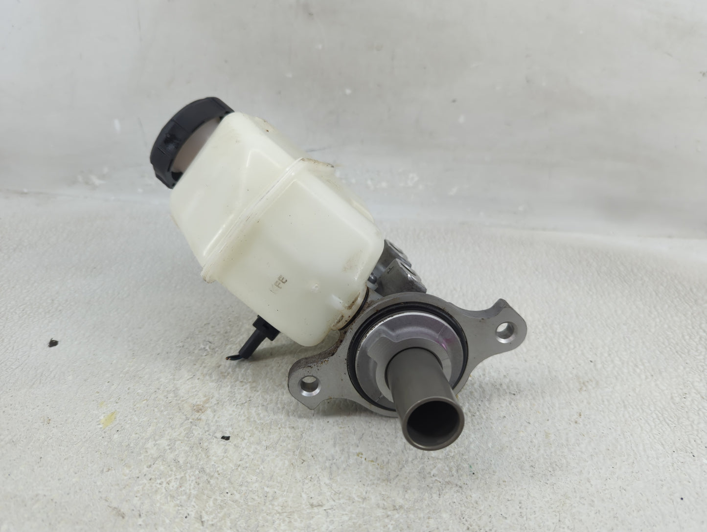 2019-2021 Genesis G70 Brake Master Cylinder - Oemusedautoparts1.com
