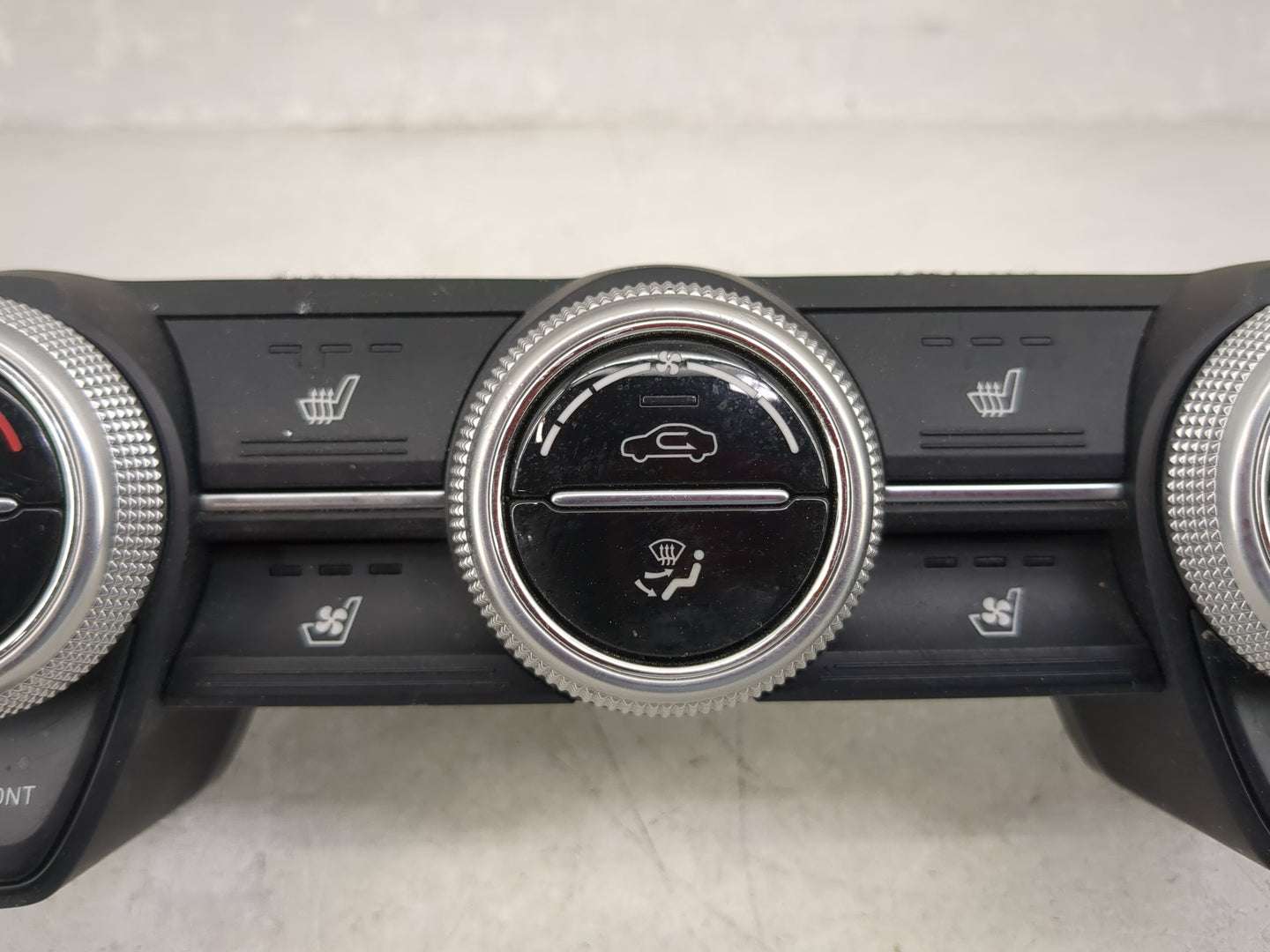 2019-2021 Genesis G70 Climate Control Module Temperature AC/Heater Replacement P/N:97250-G9030 T180919WK11A0047 Fits OEM Use