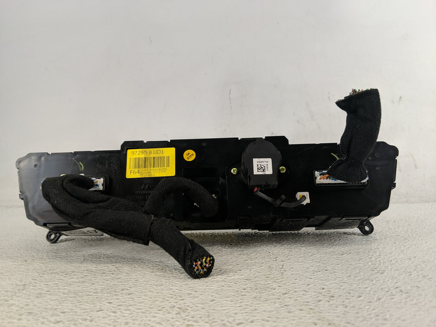 2019-2020 Genesis G80 Climate Control Module Temperature AC/Heater Replacement P/N:97250-B1ID1 Fits Fits 2019 2020 OEM Used 