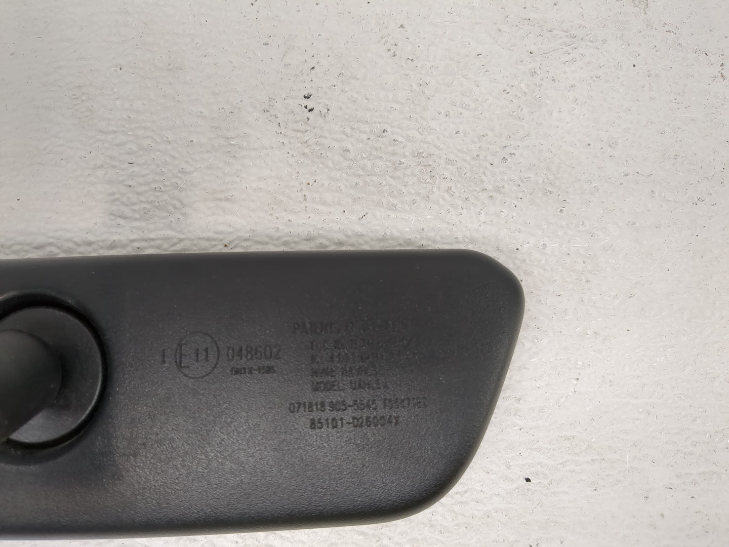 2019 Genesis G80 Interior Rear View Mirror Replacement OEM P/N:E11048602 Fits Fits 2017 2018 OEM Used Auto Parts - Oemusedau