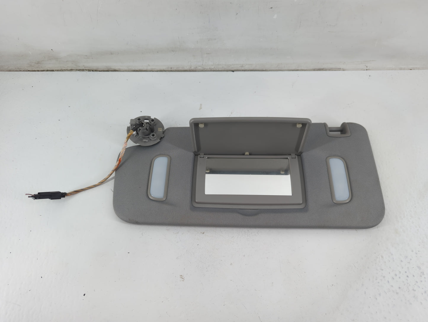 2017-2019 Gmc Acadia Sun Visor Shade Replacement Passenger Right Mirror Fits Fits 2017 2018 2019 OEM Used Auto Parts - Oemus