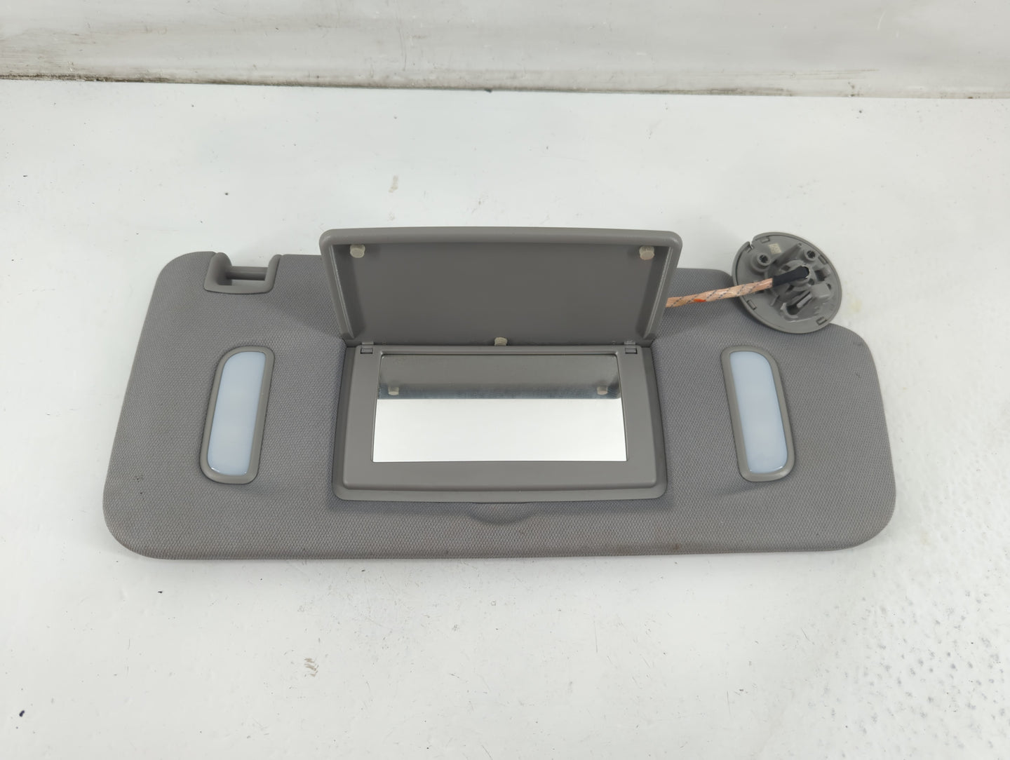 2017-2019 Gmc Acadia Sun Visor Shade Replacement Driver Left Mirror Fits Fits 2017 2018 2019 OEM Used Auto Parts - Oemusedau