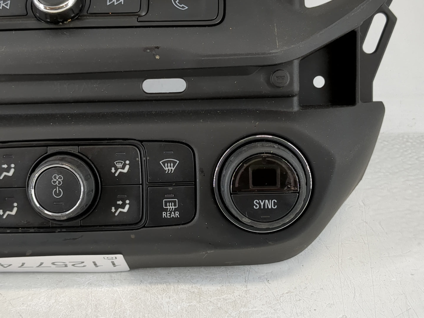 2017-2019 Gmc Acadia Radio AM FM Cd Player Receiver Replacement P/N:42342519 Fits Fits 2017 2018 2019 OEM Used Auto Parts - 