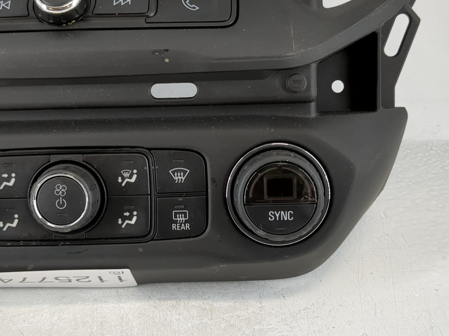 2017-2019 Gmc Acadia Radio AM FM Cd Player Receiver Replacement P/N:42342519 Fits Fits 2017 2018 2019 OEM Used Auto Parts - 