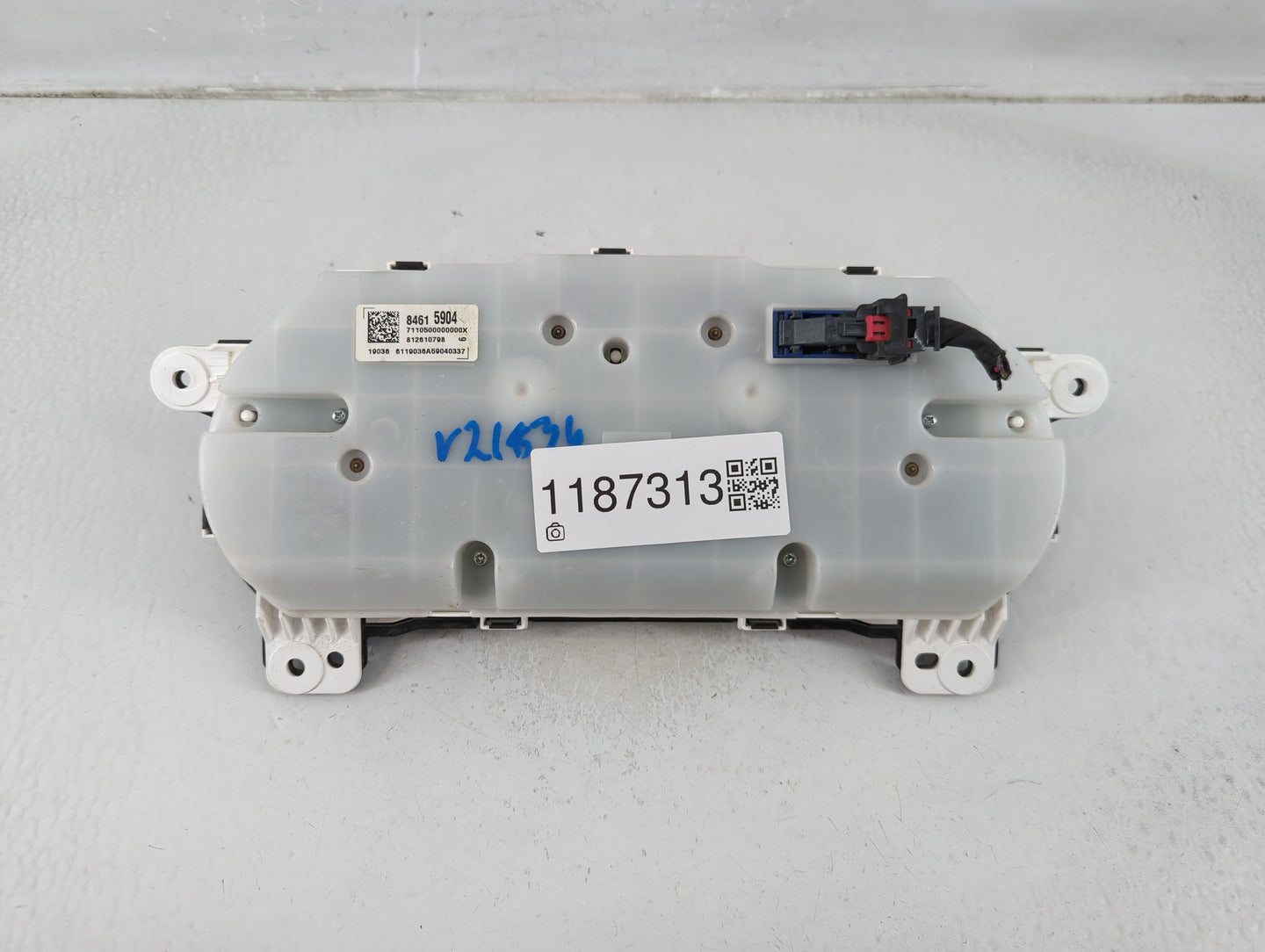 2019 Gmc Acadia Instrument Cluster Speedometer Gauges P/N:84615904 Fits OEM Used Auto Parts - Oemusedautoparts1.com