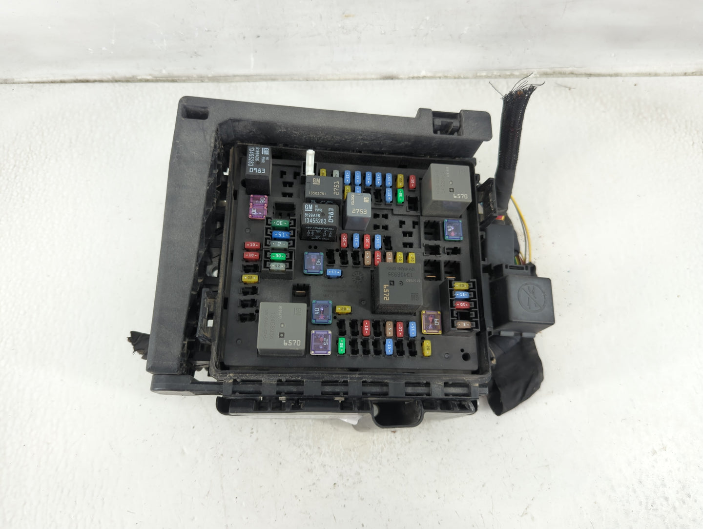 2017-2019 Gmc Acadia Fusebox Fuse Box Panel Relay Module P/N:7171-4521-30 Fits Fits 2017 2018 2019 OEM Used Auto Parts - Oem