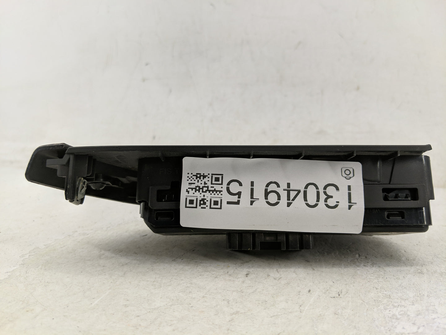 2017-2019 Gmc Acadia Master Power Window Switch Replacement Driver Side Left P/N:84512890 Fits OEM Used Auto Parts - Oemused