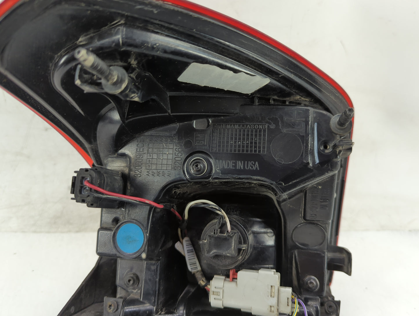 2017-2019 Gmc Acadia Tail Light Assembly Driver Left OEM P/N:84509640 84589640 Fits Fits 2017 2018 2019 OEM Used Auto Parts 