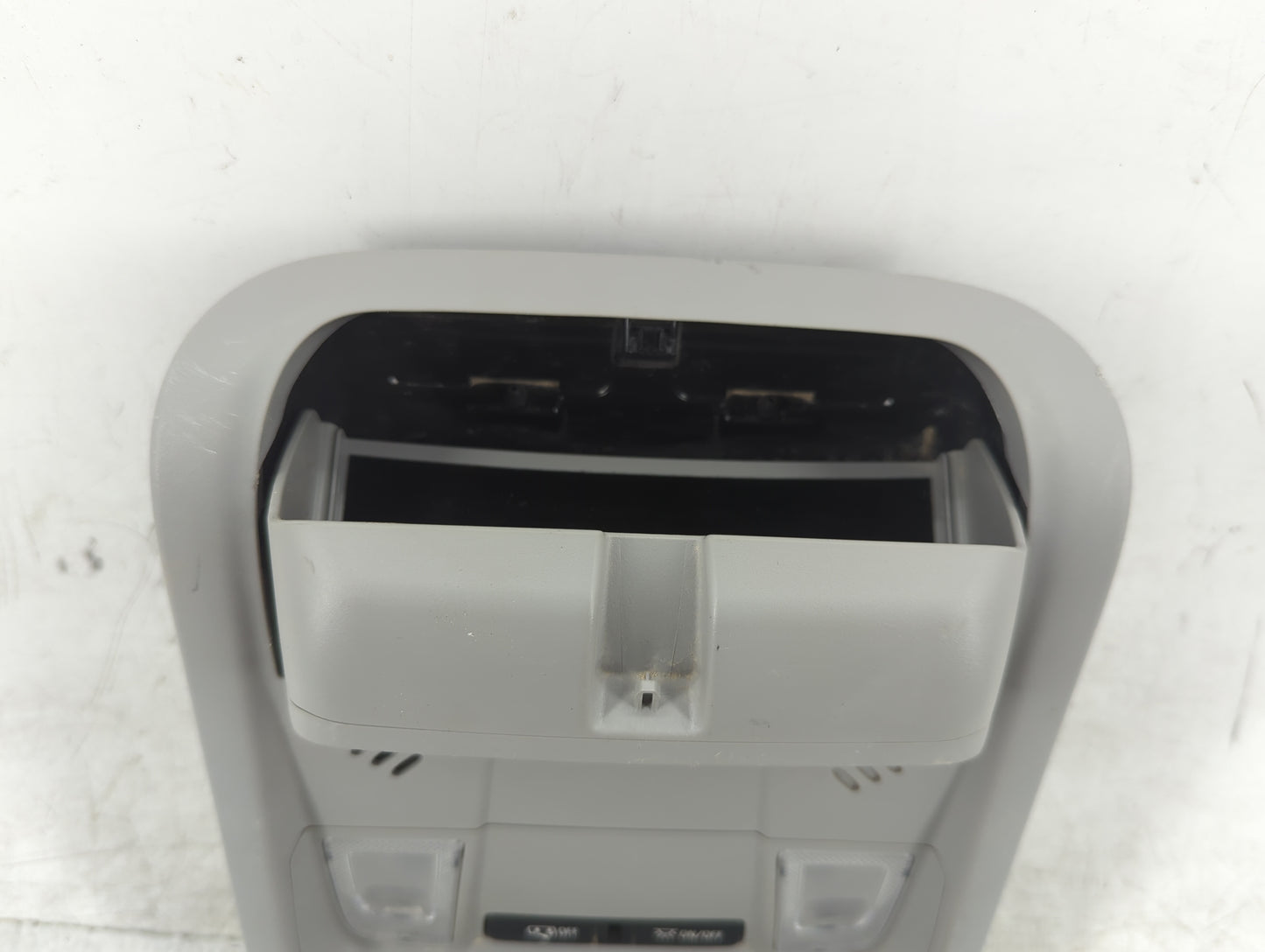 2017-2019 Gmc Acadia Overhead Roof Console 1408473 - Oemusedautoparts1.com