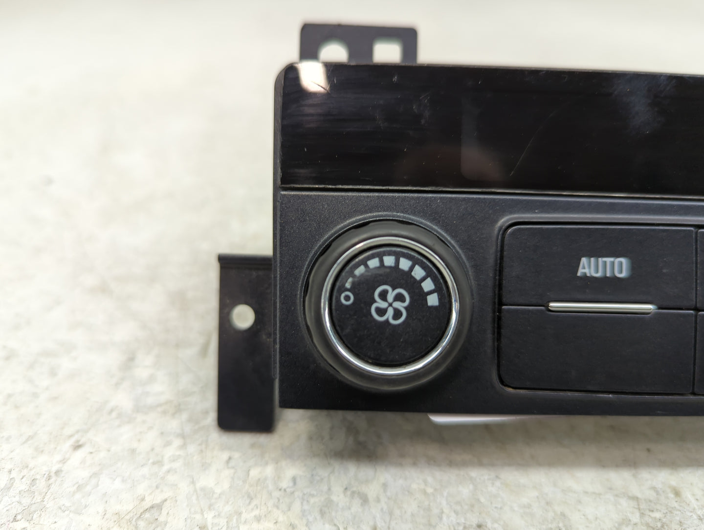 2017-2022 Gmc Acadia Climate Control Module Temperature AC/Heater Replacement P/N:812786860 23467327 Fits OEM Used Auto Part