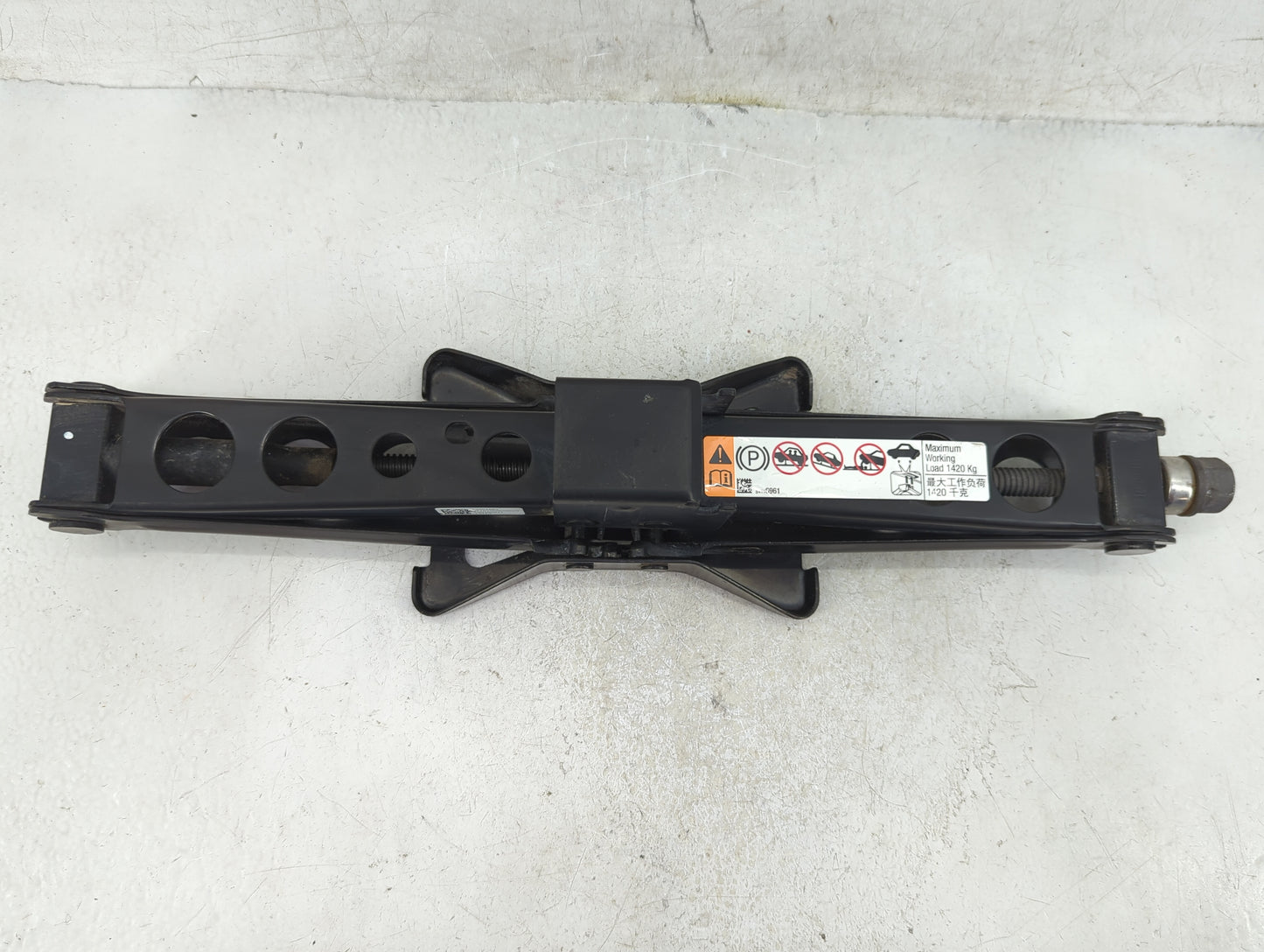 2019 Gmc Acadia Spare Scissor Car Jack - Oemusedautoparts1.com